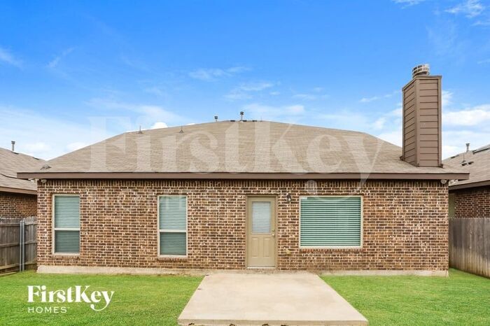 Building Photo - 5105 Glen Meadow Dr