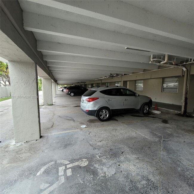 Building Photo - 5100 SW 41st St