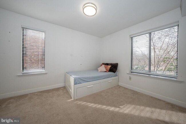 Building Photo - 504 Mountainview Dr
