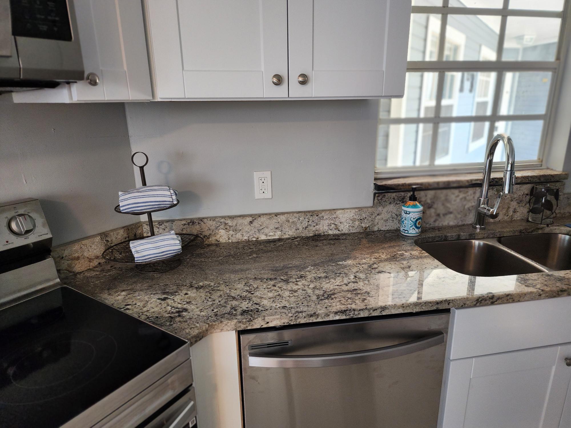 KITCHEN - 13 Empress Ln