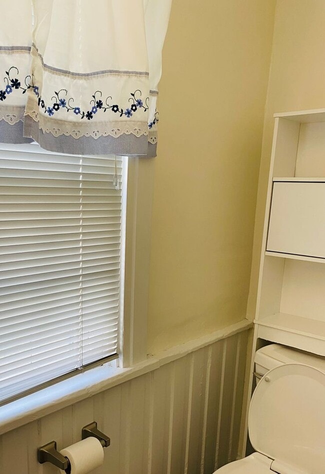 Building Photo - 2 Bedroom, 2 Bath Home furnished home in M...