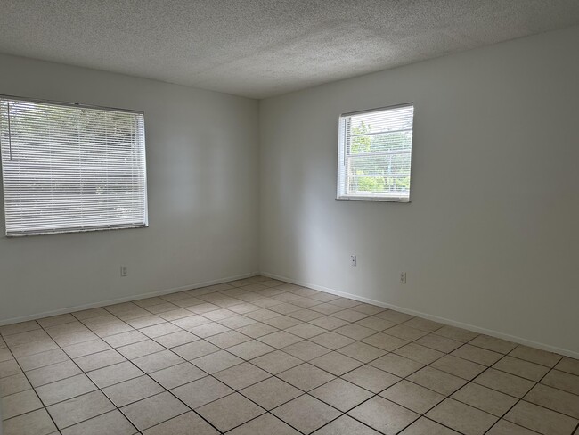 Building Photo - 4606 SE Binnacle Way