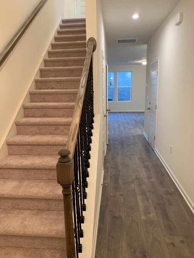 Building Photo - 3306 Deerchase Cir