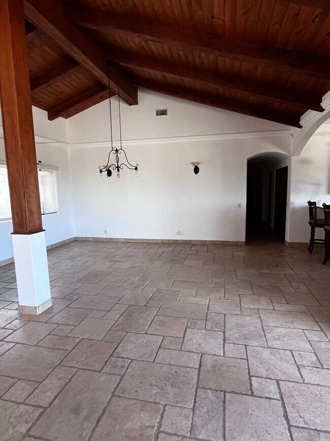 Building Photo - Montecito Property with a View and a Pool ...