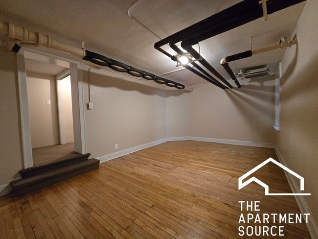 Building Photo - 1454 Oak Ave