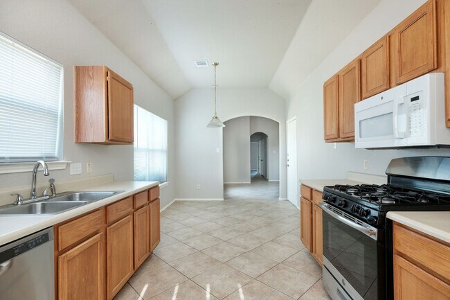Building Photo - 2826 Southampton Way