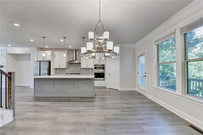 Building Photo - 3159 Clairebrooke Ave