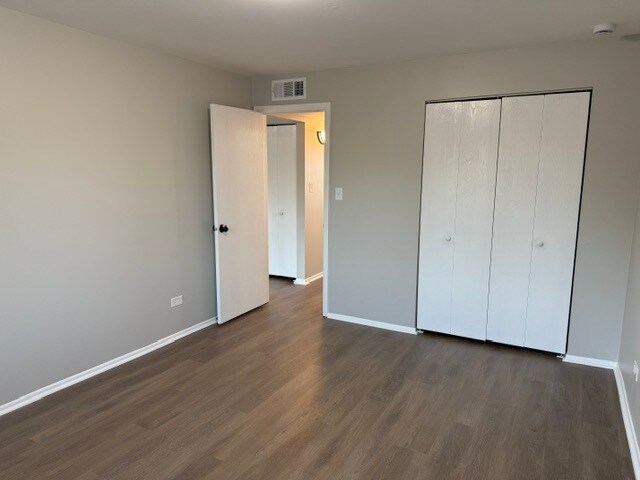Building Photo - 1040 Camellia Dr