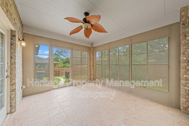 Building Photo - 141 Springtree Gate