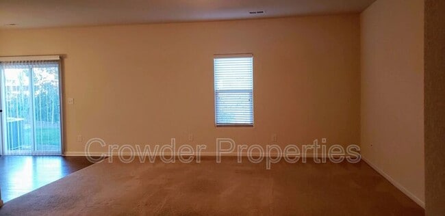 Building Photo - 8119 Paw Club Dr