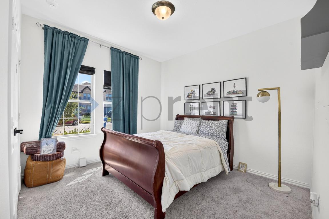 Building Photo - Unit