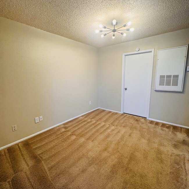 Building Photo - 6824 Camden Ln