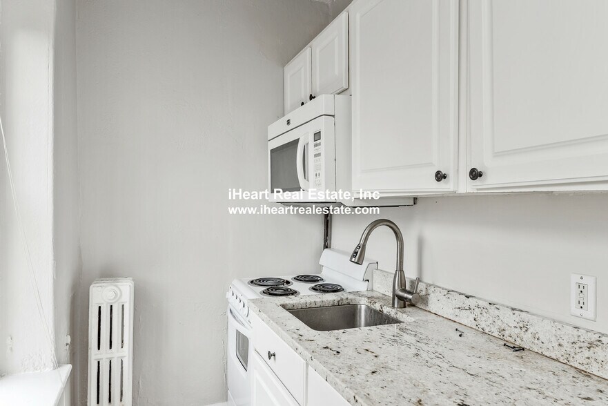 Building Photo - 47 S Russell St