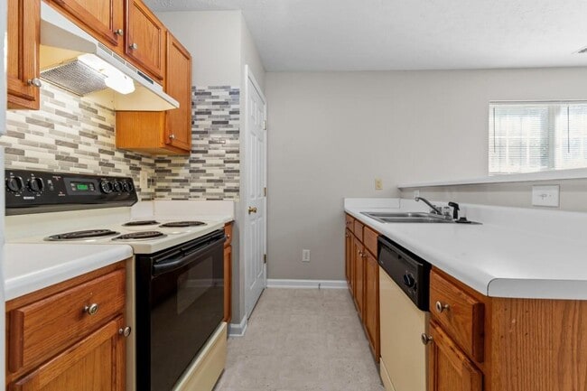 Building Photo - 2284 Oakland Spring Dr