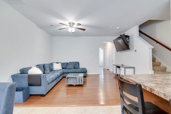 Building Photo - 8992 Ringview Dr