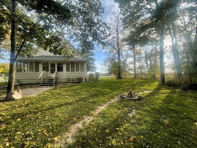 Building Photo - W5302 WI-67