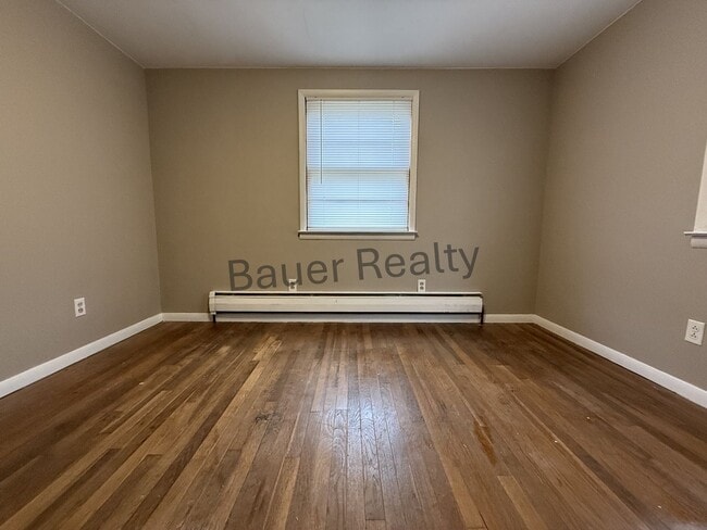 Building Photo - 4 Bedroom, Crestview School District