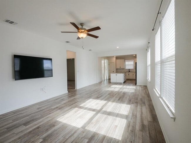 Building Photo - 103 Kitty Hawk Rd