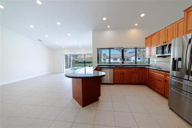 Building Photo - 1260 NW 101st Ave