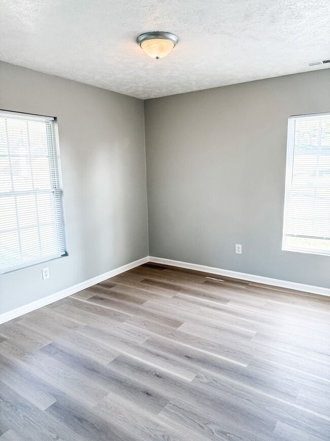 Building Photo - Charming 3 bedroom, 2 bath Home in North Knoxville!