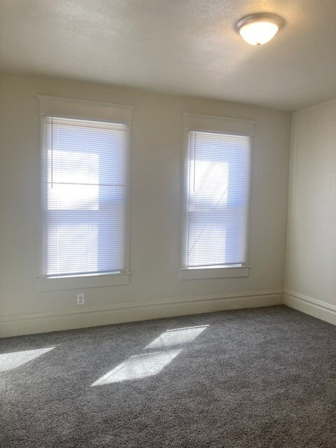 Building Photo - 2419 NE Madison Ave