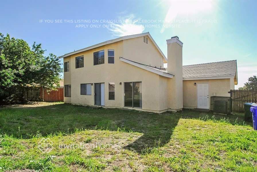 Building Photo - 15940 Miller Ave