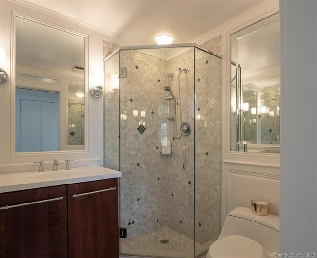 Building Photo - 10 Bluewater Hill S