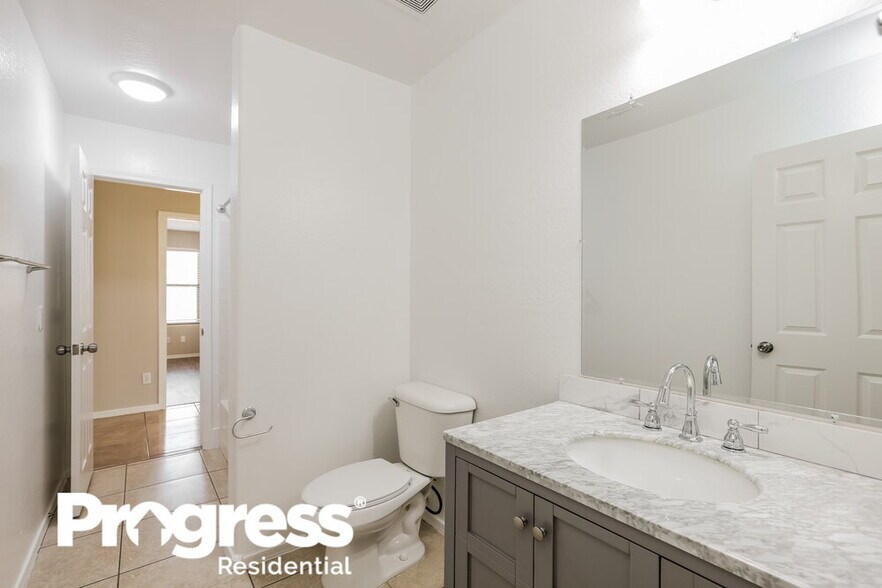 Building Photo - 4332 W Alta Vista Rd