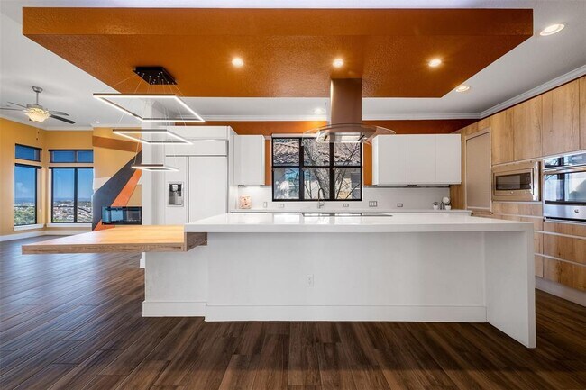 Building Photo - 16205 Coral Stone Way