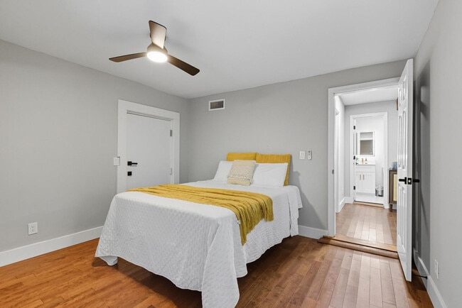 Building Photo - 250 Indale Ave