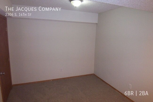 Building Photo - 2306 S 14th St