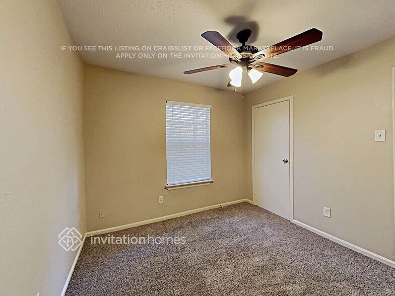 Building Photo - 27 S White Pebble Ct