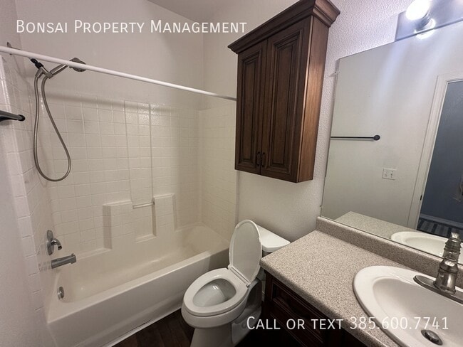 Building Photo - 3854 Garonne Ave