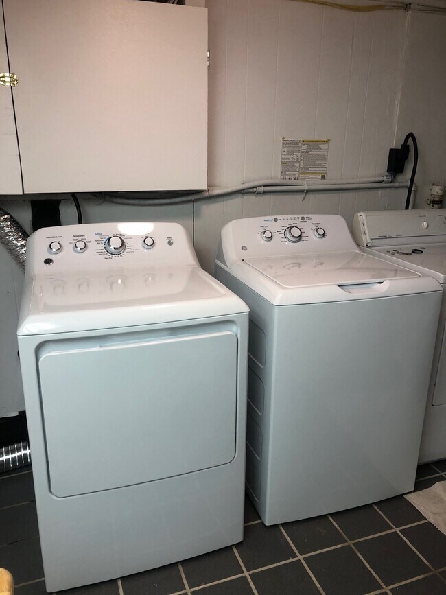 Building Photo - 7 Snowden Ave