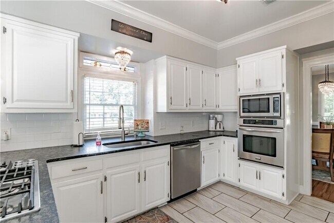 Building Photo - 2127 Ryegate Ct