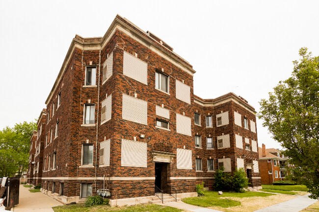 Building Photo - 1400 Seward Ave