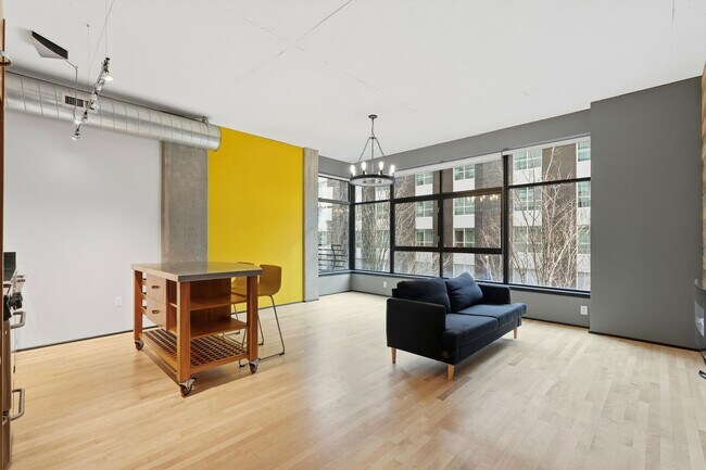 Building Photo - 1 Month Free! Modern + Spacious Pearl District Condo Including 24/7 Security +1  Secured Parking ...