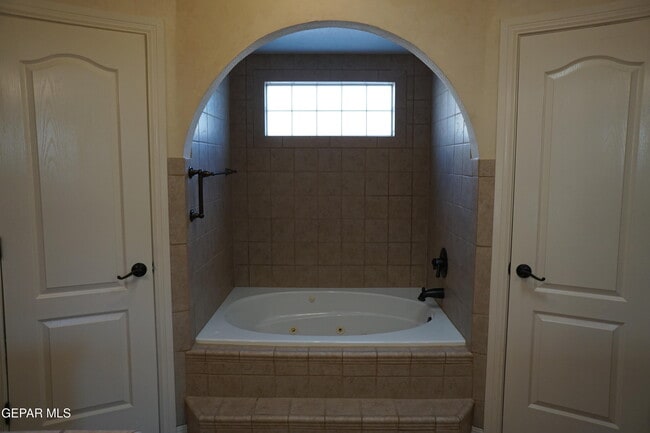 Building Photo - 6693 Capitan Ridge