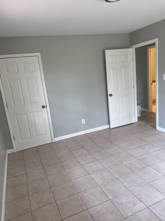 Building Photo - Renovated 4 Bedroom 2 Bath Home for Rent!!