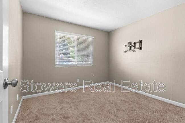 Building Photo - 2899 Fountainhead Dr