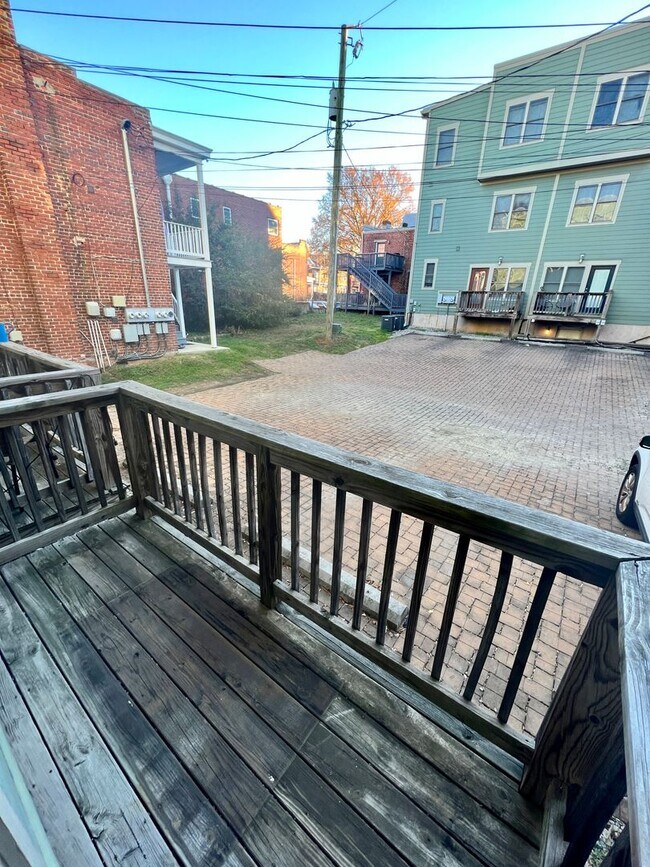 Building Photo - 3016 Patterson Ave