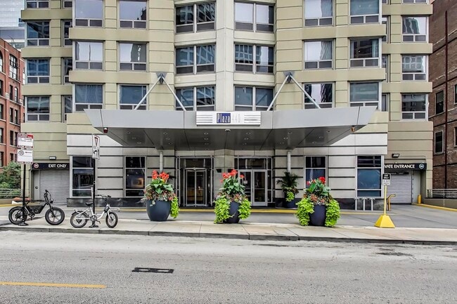 Building Photo - 440 N Wabash Ave