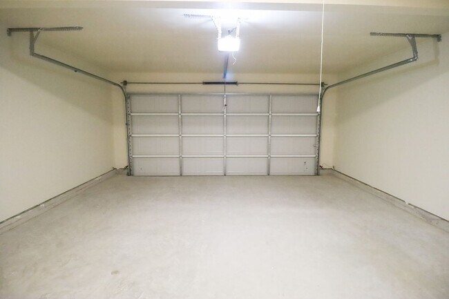 Building Photo - 1506 S 83rd St
