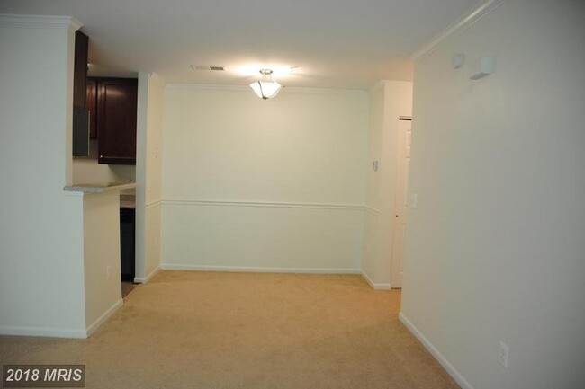 Building Photo - Upscale 2 BDRM, 2 BATH Condo in N. Stafford