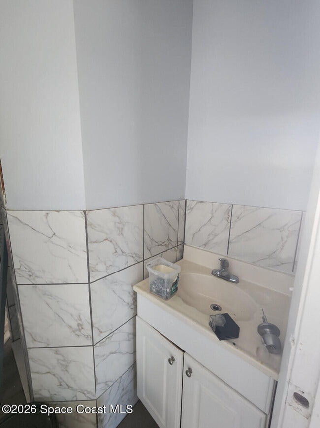 Building Photo - 1066 Galty Cir NE