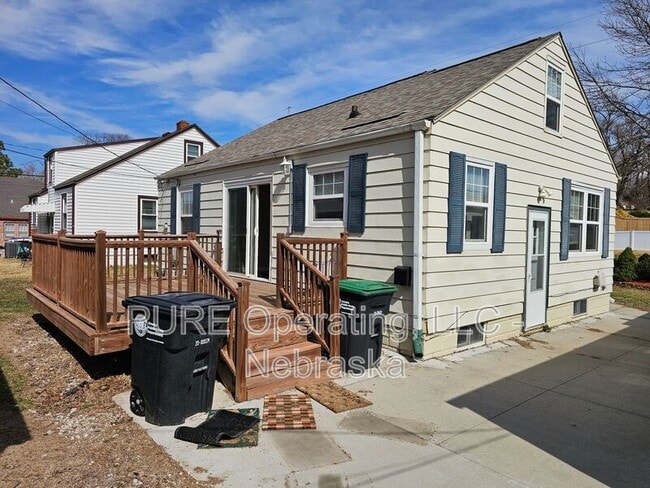 Building Photo - 1618 S 50th St