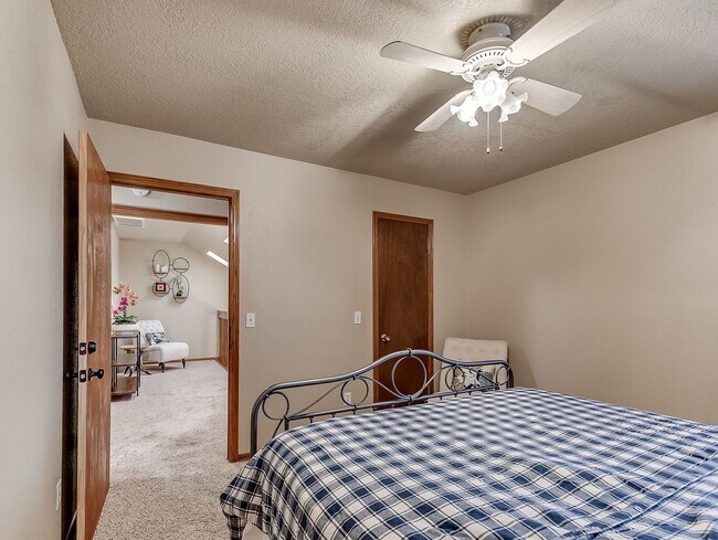 Building Photo - Fully Furnished Short Term Rental