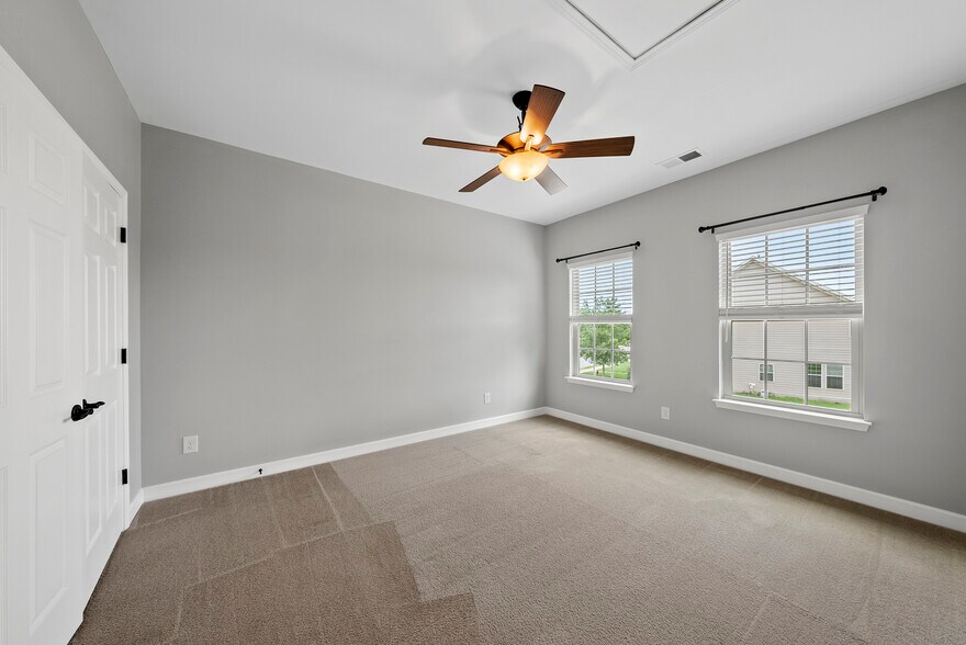 Building Photo - 1004 Crinoline Ln