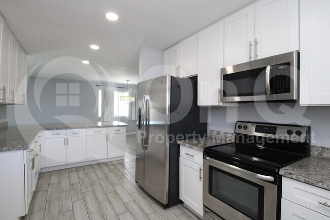 Building Photo - 8838 N 42nd Ave
