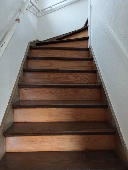 Building Photo - 1327 Otto Blvd